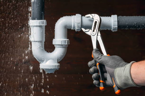 Professional Drain Cleaning technician working in Mountain Home, TX